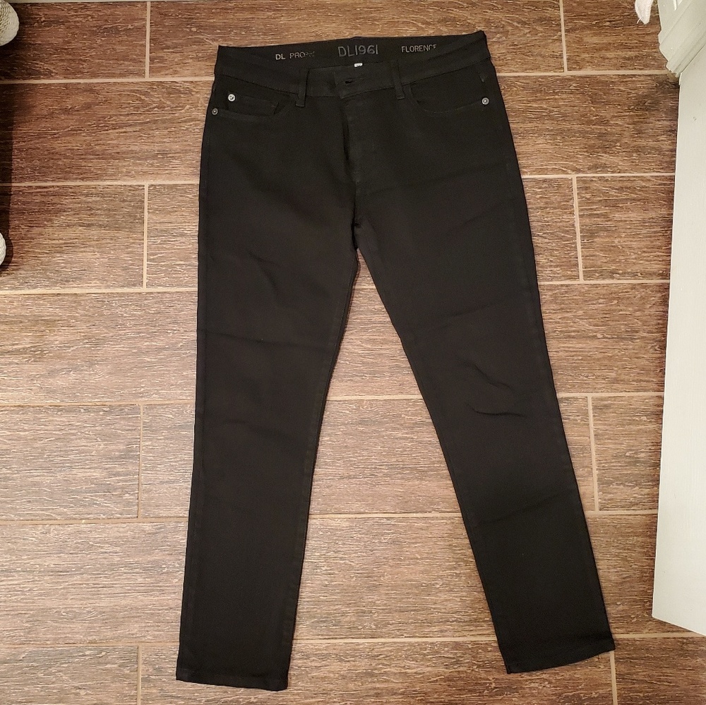 DL1961 Black Ankle Cut Jeans
